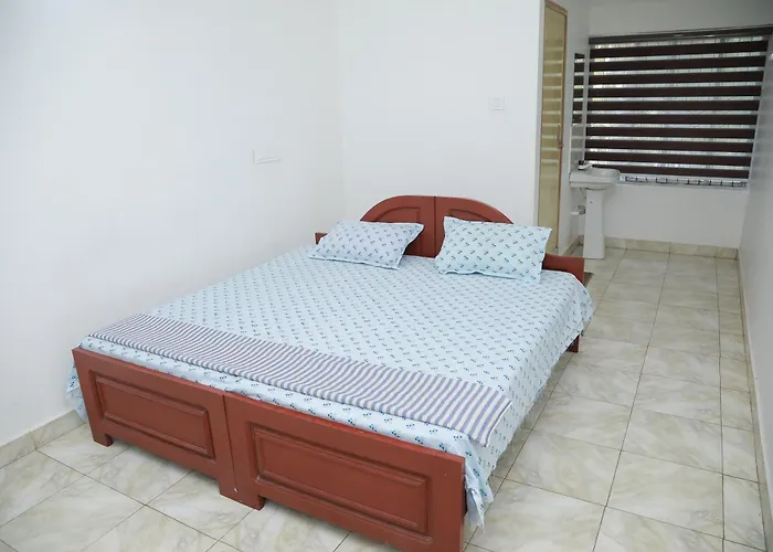 Thekkumpuram Tourist Home