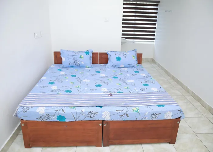 Thekkumpuram Tourist Home