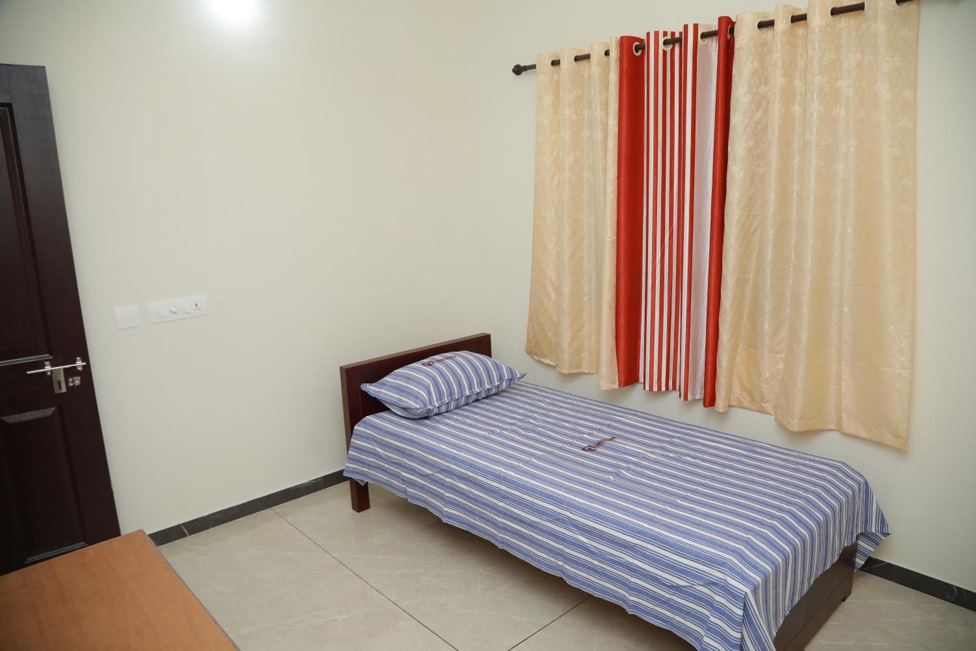 Thekkumpuram Tourist Lodge Malappuram